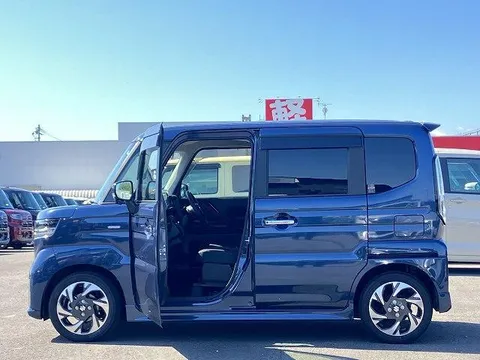 Suzuki Spacia Custom