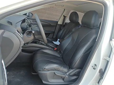 Roewe i5