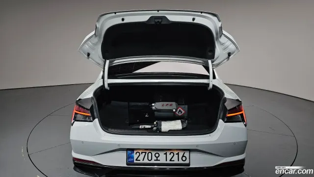Hyundai Elantra (Avante)