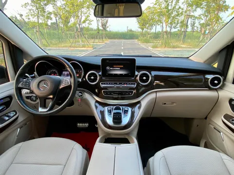 Mercedes-Benz V-Class