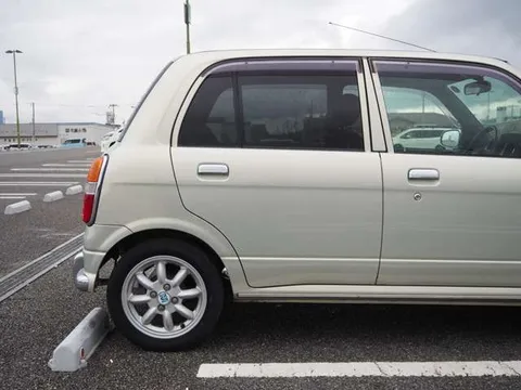 Daihatsu Mira Gino