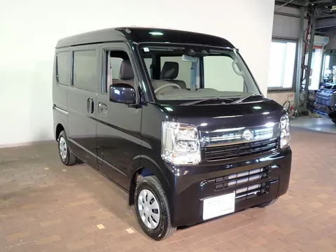Nissan Clipper Van