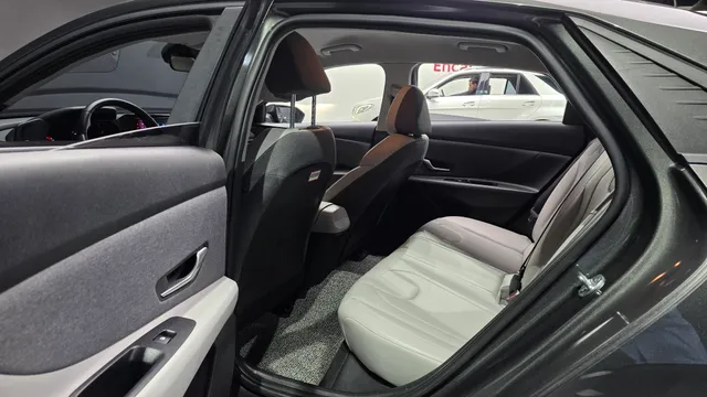 Hyundai Elantra (Avante)
