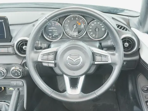Mazda MX-5 (Roadster)