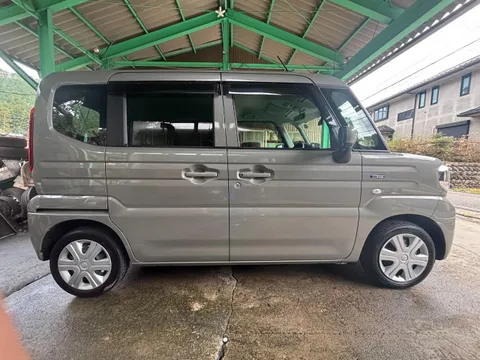 Suzuki Spacia