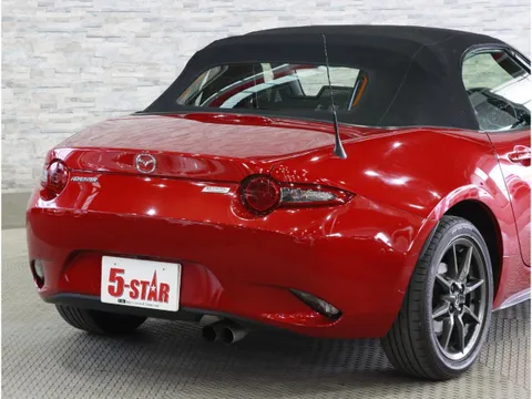 Mazda MX-5 (Roadster)