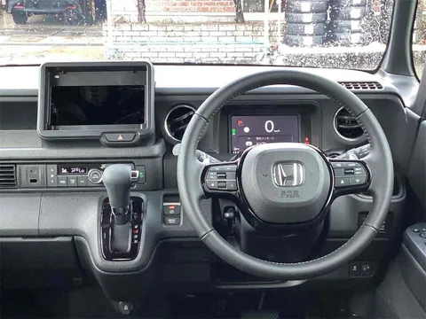 Honda N-BOX Custom