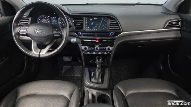 Hyundai Elantra (Avante)