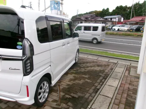 Honda N-BOX Custom