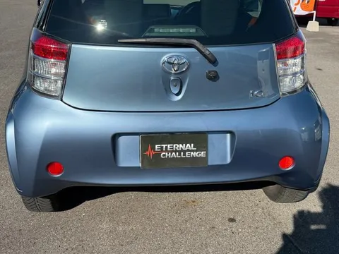 Toyota iQ