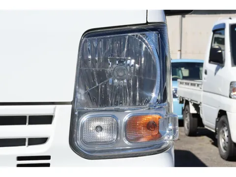 Mitsubishi Minicab Van