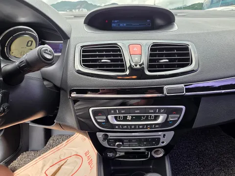 Renault SM3