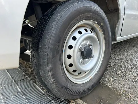 Mitsubishi Minicab Van