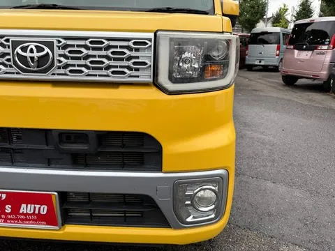 Toyota Pixis Mega