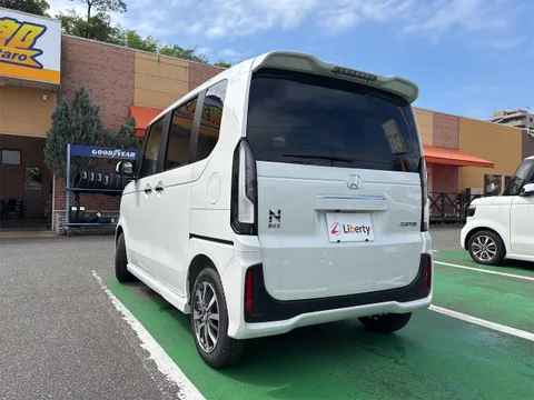 Honda N-BOX Custom