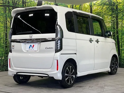 Honda N-BOX Custom