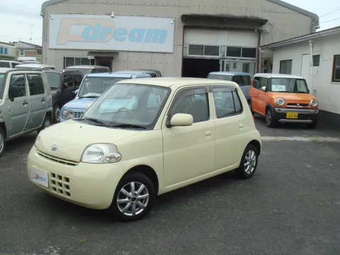 Daihatsu Esse