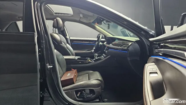 Genesis G90 (EQ900)