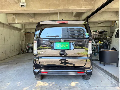 Honda N-BOX Slash