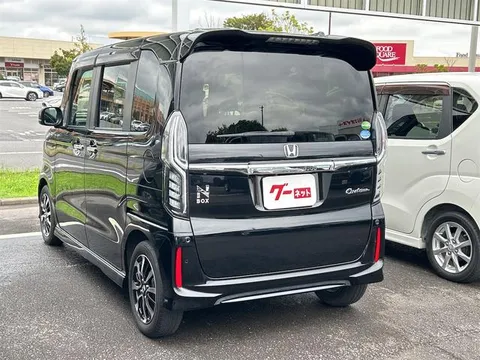 Honda N-BOX Custom