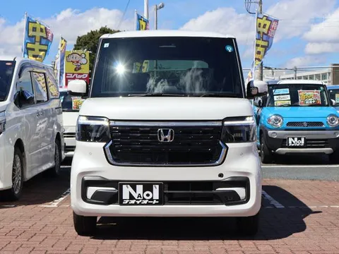 Honda N-BOX Custom