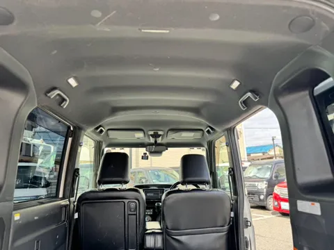 Toyota Pixis Mega