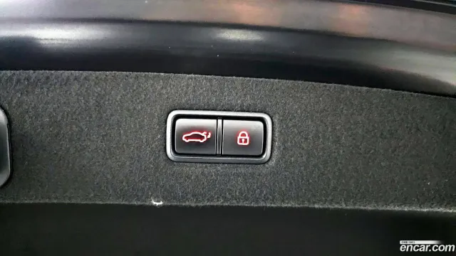 Genesis G90 (EQ900)