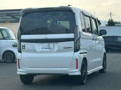 Honda N-BOX Custom