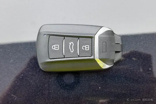 Dongfeng AX7
