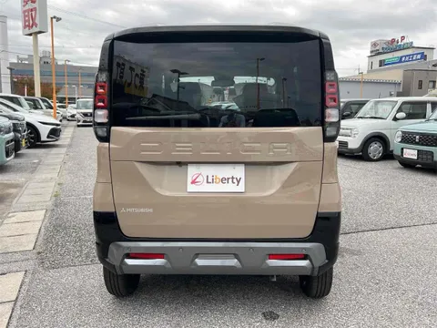Mitsubishi Delica Mini