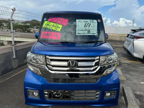 Honda N-BOX Custom
