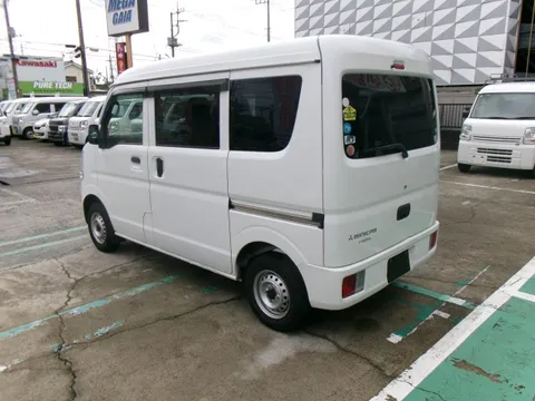 Mitsubishi Minicab Van