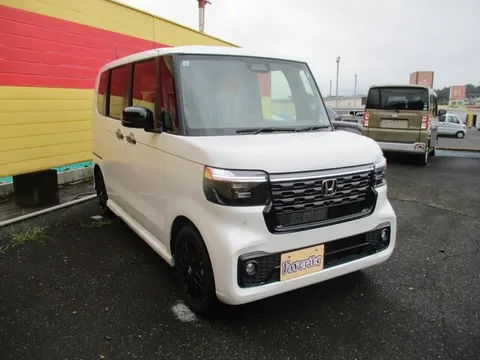 Honda N-BOX Custom