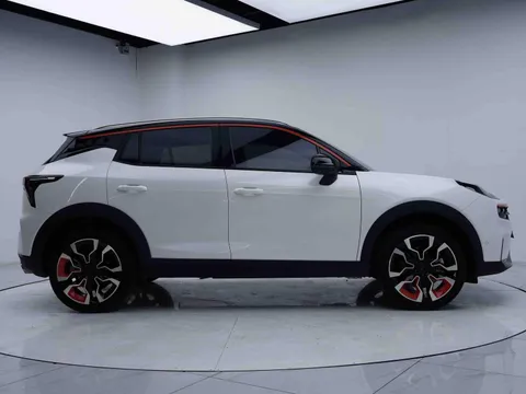 Lynk & Co Lynk & Co 06