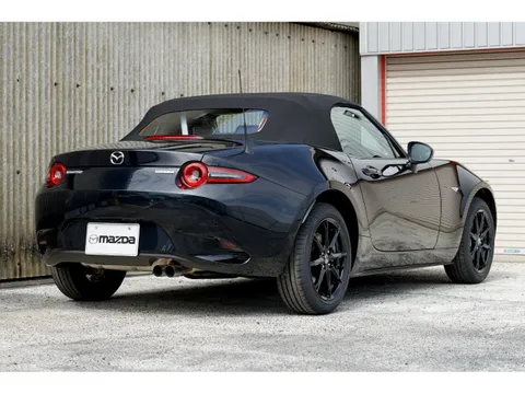 Mazda MX-5 (Roadster)
