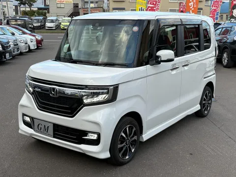Honda N-BOX Custom