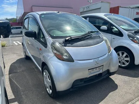 Mitsubishi I