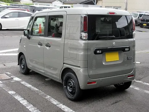 Suzuki Spacia Base