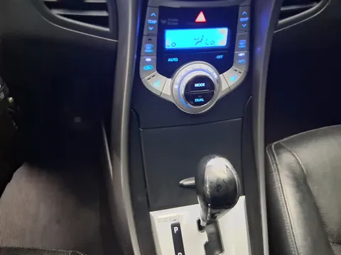 Hyundai Elantra (Avante)