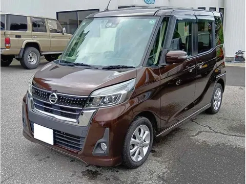 Nissan Dayz Roox