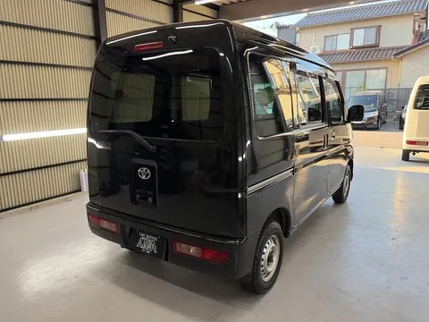 Toyota Pixis Van