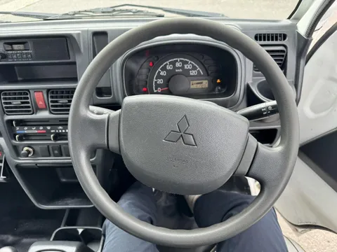 Mitsubishi Minicab Truck