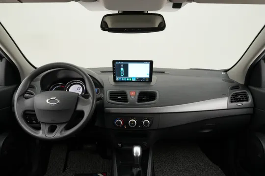 Renault SM3