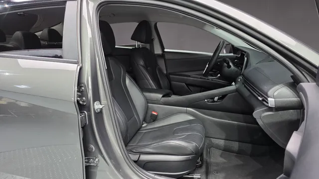 Hyundai Elantra (Avante)