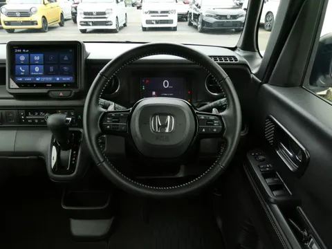Honda N-BOX Custom