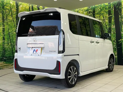 Honda N-BOX Custom