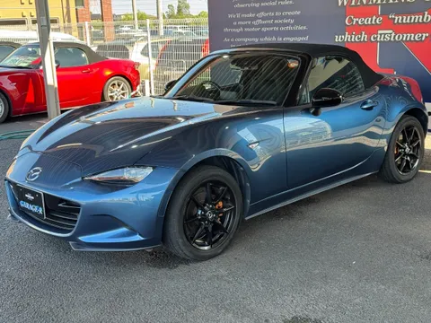 Mazda MX-5 (Roadster)