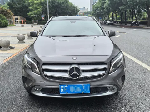 Mercedes-Benz Mercedes-Benz GLA