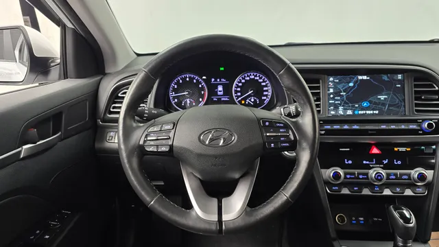 Hyundai Elantra (Avante)