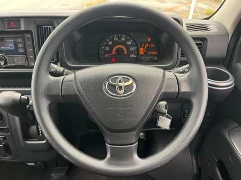 Toyota Pixis Van